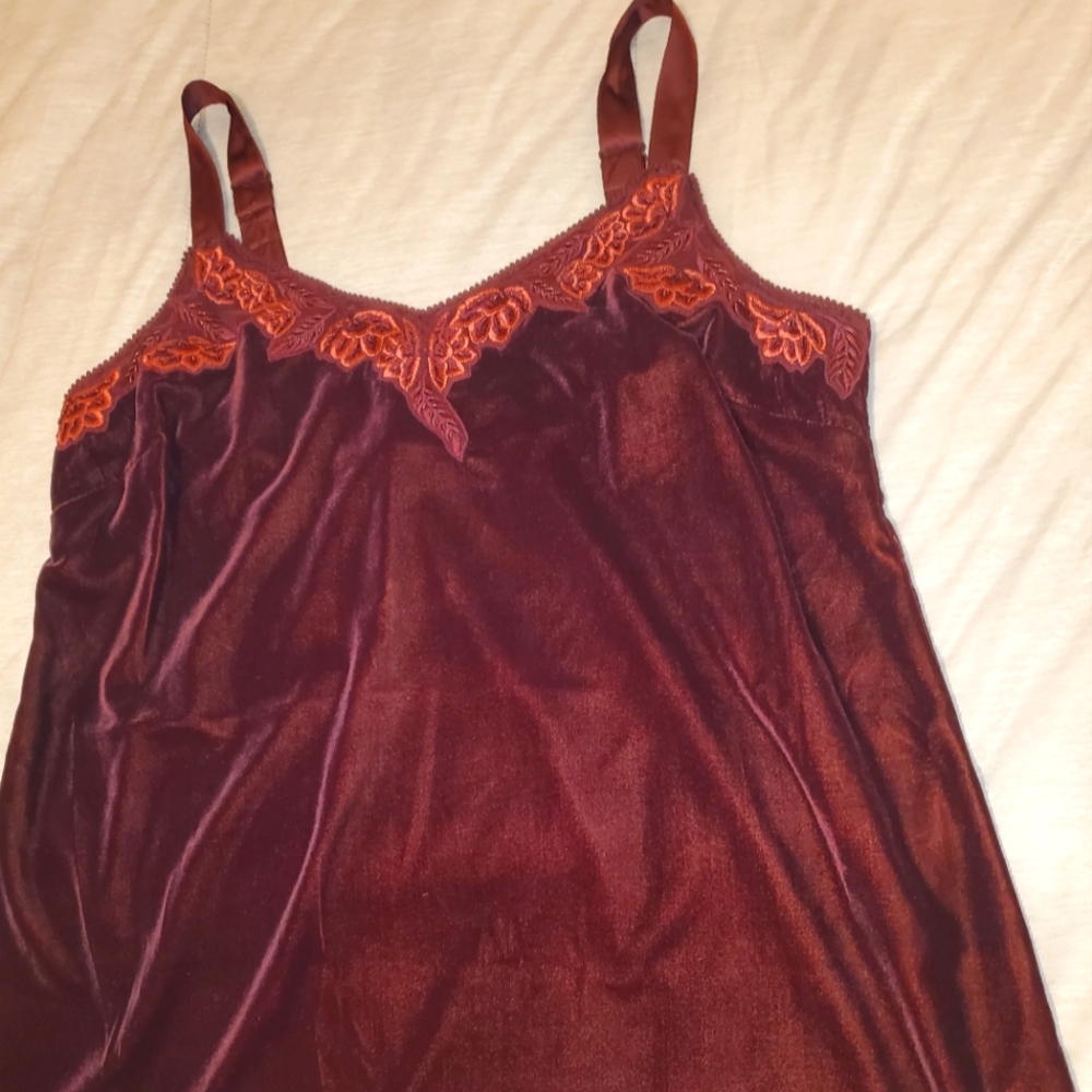 Soft Surroundings Embroidered and Beaded Royal Burgandy Velvet Tank